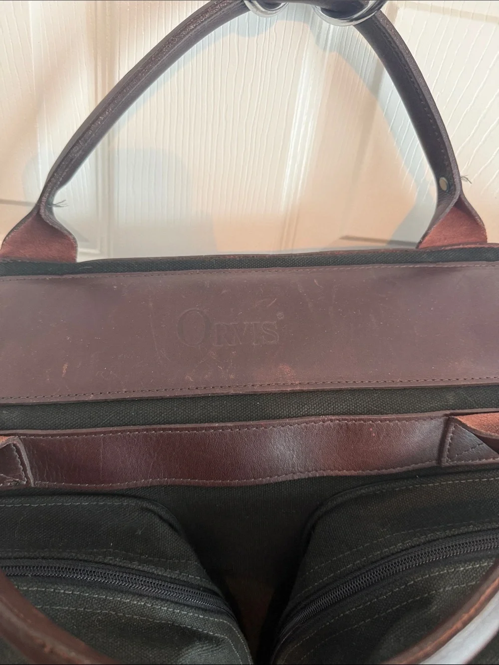 Orvis Battenkill Green and Brown Garment Bag with Dual Front Pockets